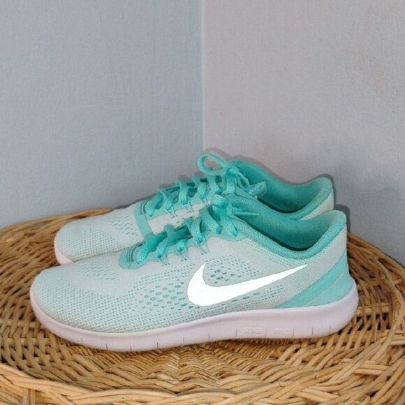 Nike Free Run Running Shoes Big Kid Youth Mint Green Sneakers Size 6 Y Athletic - Picture 1 of 13